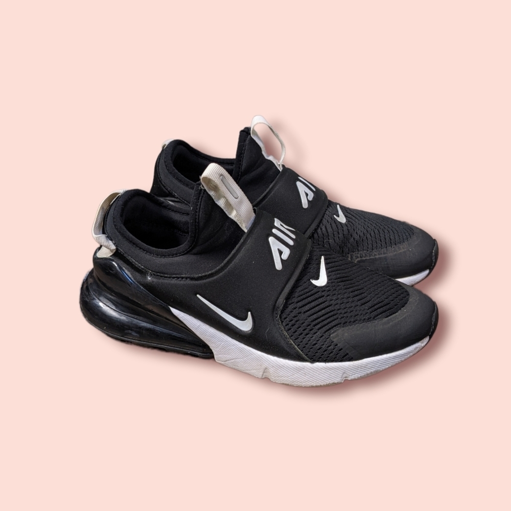 Nike Air 270 slip on black white 7Y Women's 8  EUC